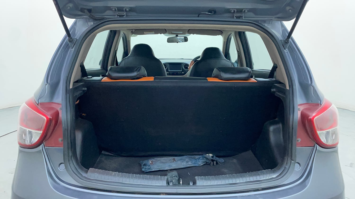 Used 2019 Hyundai Grand i10 Asta 1.2 Kappa VTVT Petrol Manual interior DICKY INSIDE VIEW