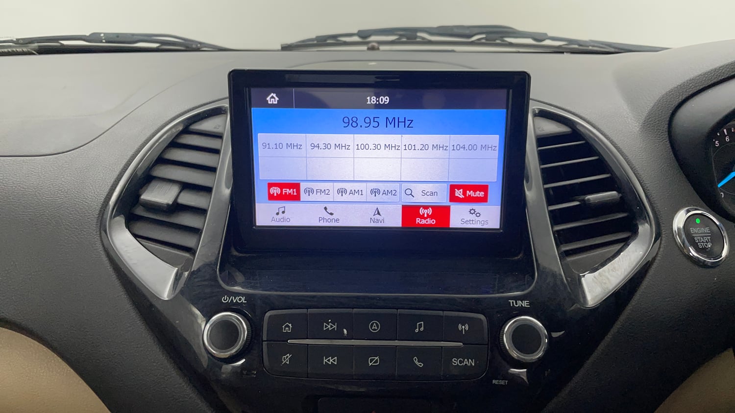 Used 2019 Ford Figo Aspire Titanium 1.2 Ti-VCT Petrol Manual top_features Touch screen infotainment system