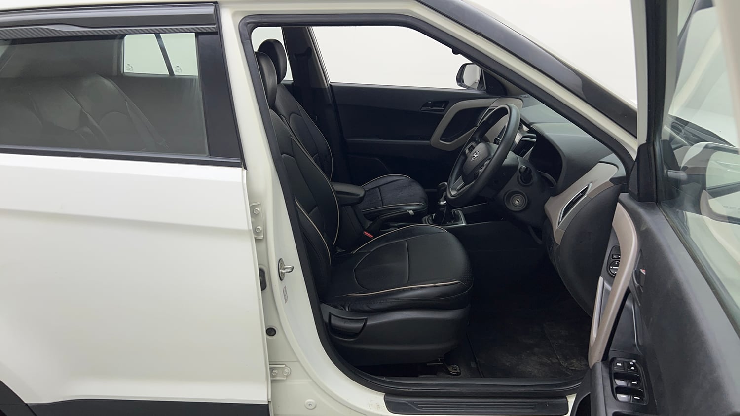 Used 2018 Hyundai Creta E Plus 1.6 Petrol Petrol Manual interior RIGHT SIDE FRONT DOOR CABIN VIEW