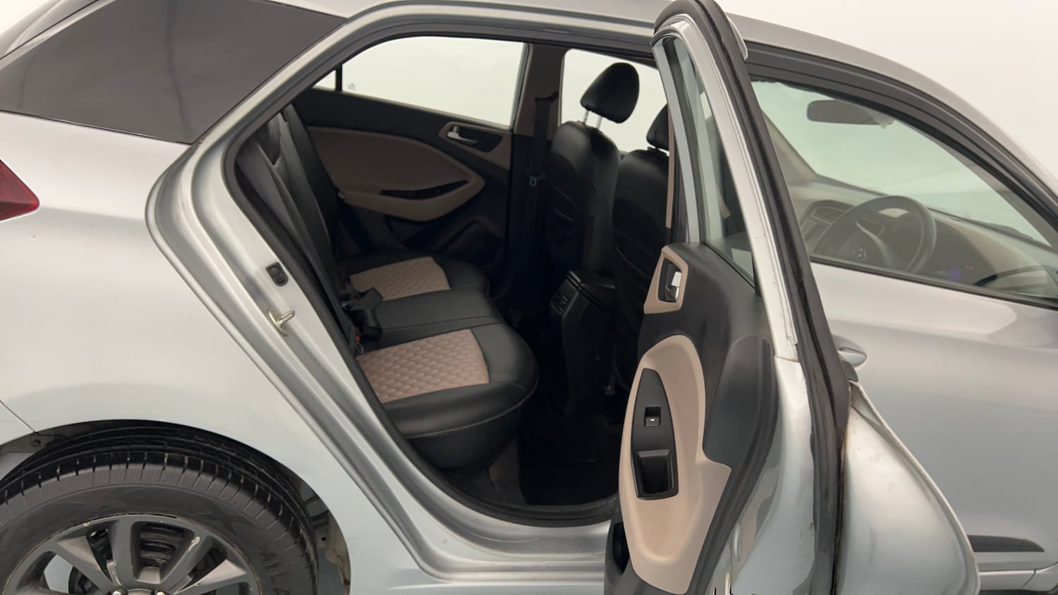 Used 2019 Hyundai Elite i20 Sportz Plus 1.2 Petrol Manual interior RIGHT SIDE REAR DOOR CABIN VIEW