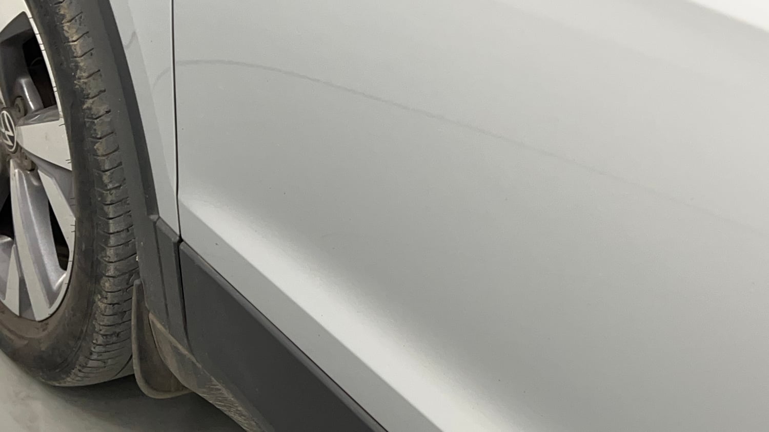 Used 2024 Volkswagen Taigun Topline 1.0 TSI AT Petrol Automatic dents MINOR SCRATCH