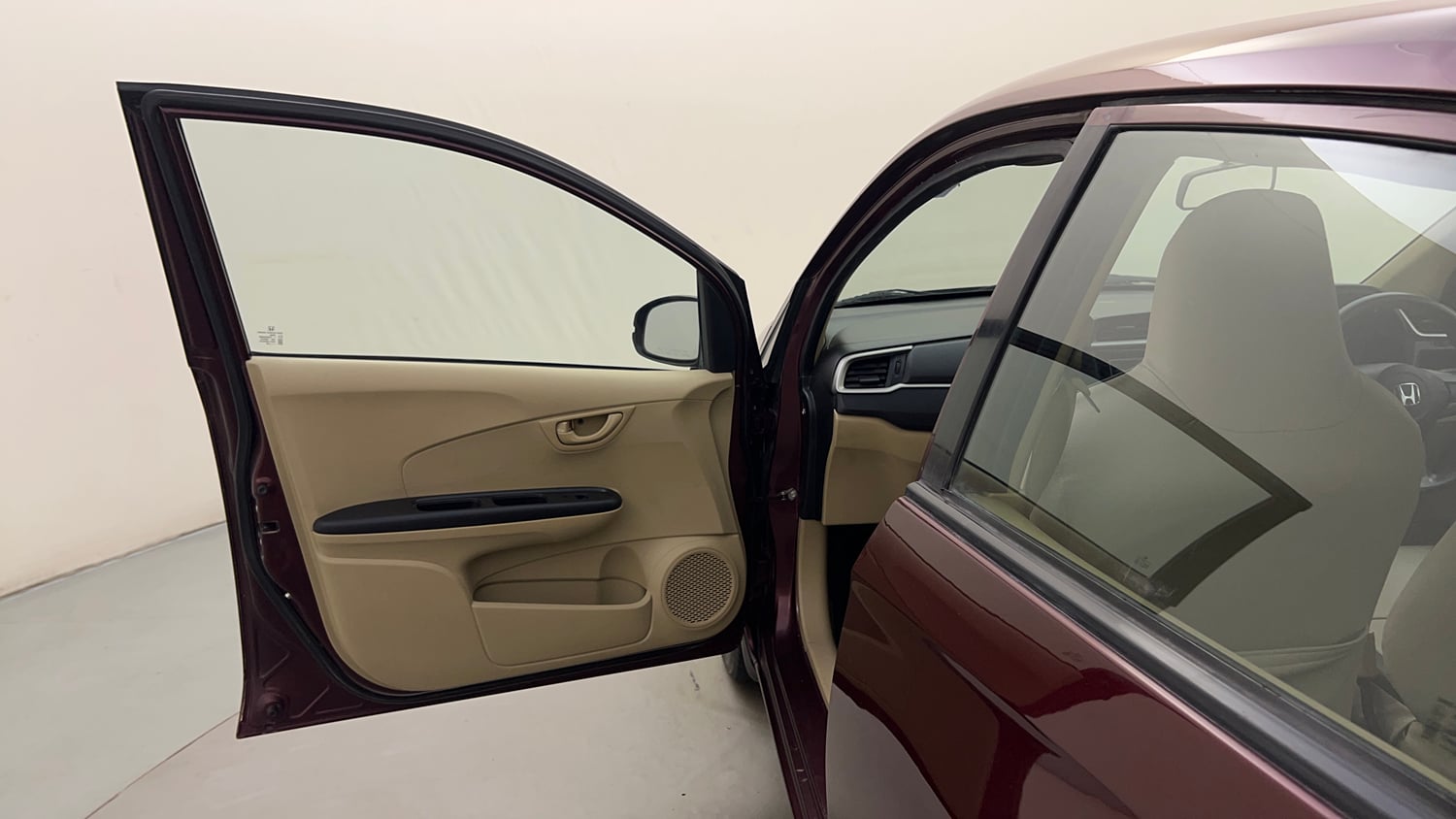 Used 2016 Honda Amaze 1.2 S i-VTEC Petrol Manual interior LEFT FRONT DOOR OPEN VIEW