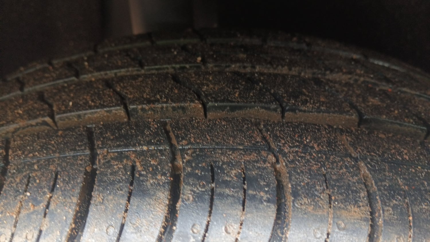Used 2020 Maruti Suzuki Baleno Zeta Petrol Manual tyres RIGHT REAR TYRE TREAD VIEW