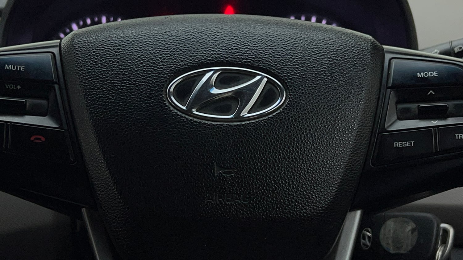 Used 2018 Hyundai Creta E Plus 1.6 Petrol Petrol Manual top_features Airbags