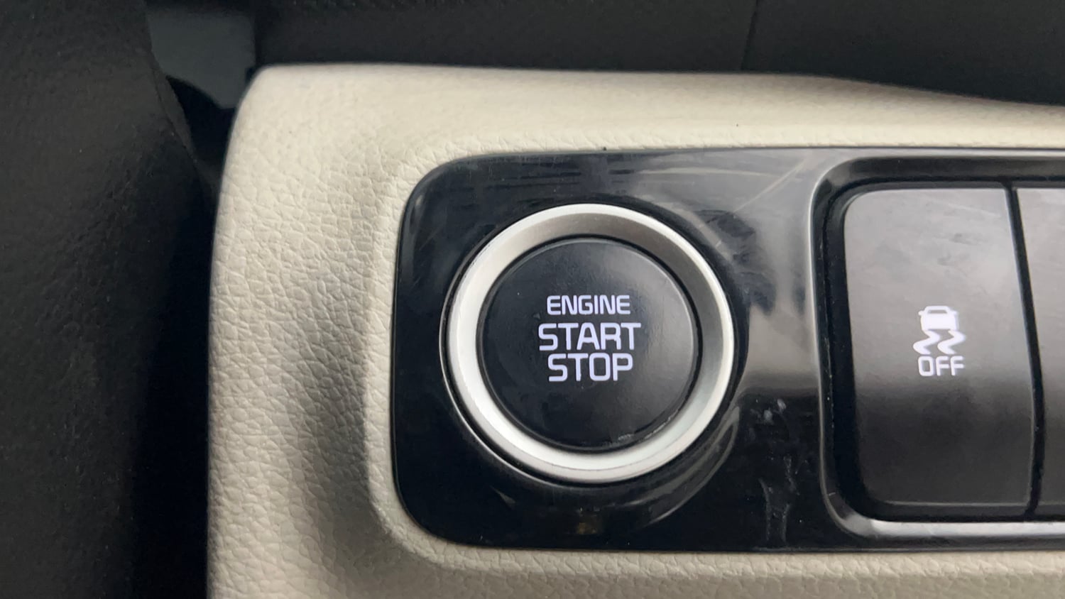 Used 2023 Kia Sonet HTX 1.0 DCT Petrol Automatic top_features Keyless start