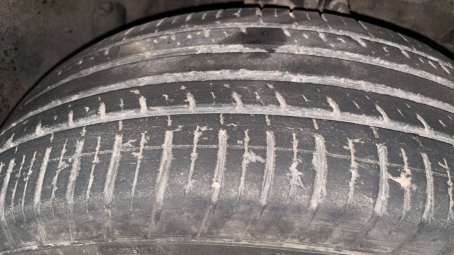 Used 2021 Renault Duster RXZ 1.5 Petrol MT Petrol Manual tyres RIGHT FRONT TYRE TREAD VIEW