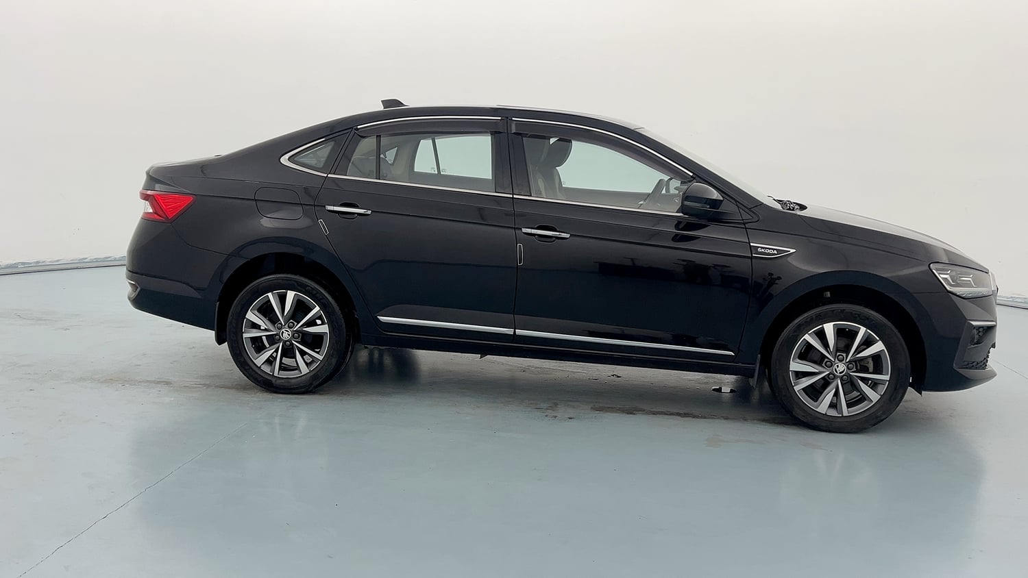 Used 2024 Skoda Slavia Style 1.0L TSI MT Petrol Manual exterior RIGHT SIDE VIEW