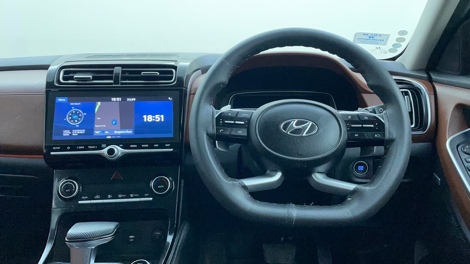 Used 2023 Hyundai Alcazar Signature (O) 6 STR 1.5 Petrol DCT Petrol Automatic interior STEERING VIEW