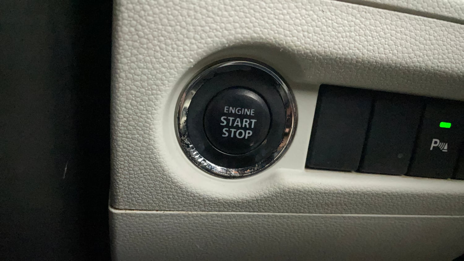 Used 2017 Maruti Suzuki Ignis Zeta 1.2 MT Petrol Manual top_features Keyless start