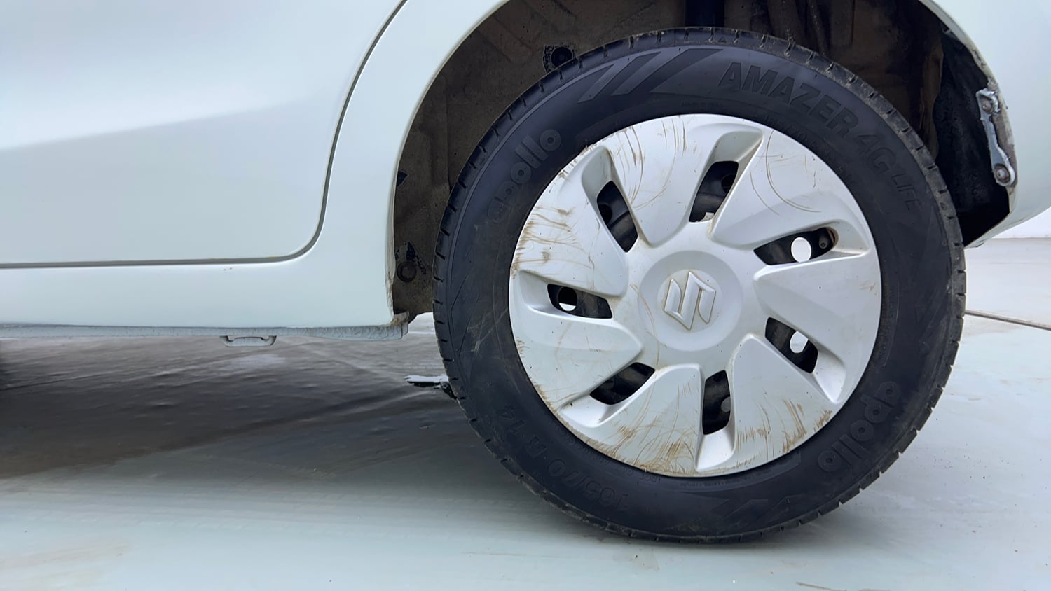 Used 2014 Maruti Suzuki Celerio VXi Petrol Manual tyres LEFT REAR TYRE RIM VIEW