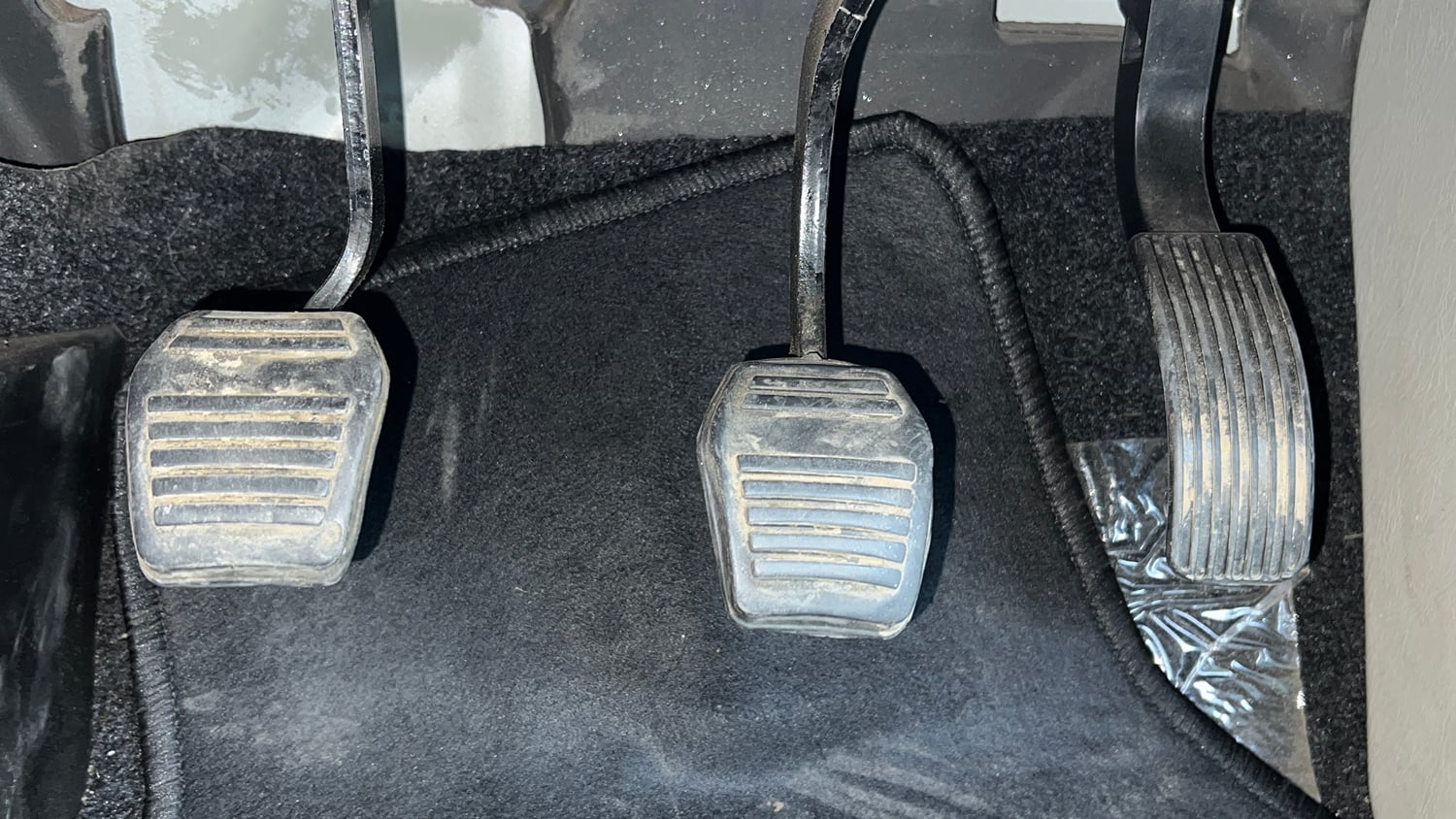 Used 2022 Mahindra Scorpio S5 Diesel Manual interior PEDALS VIEW