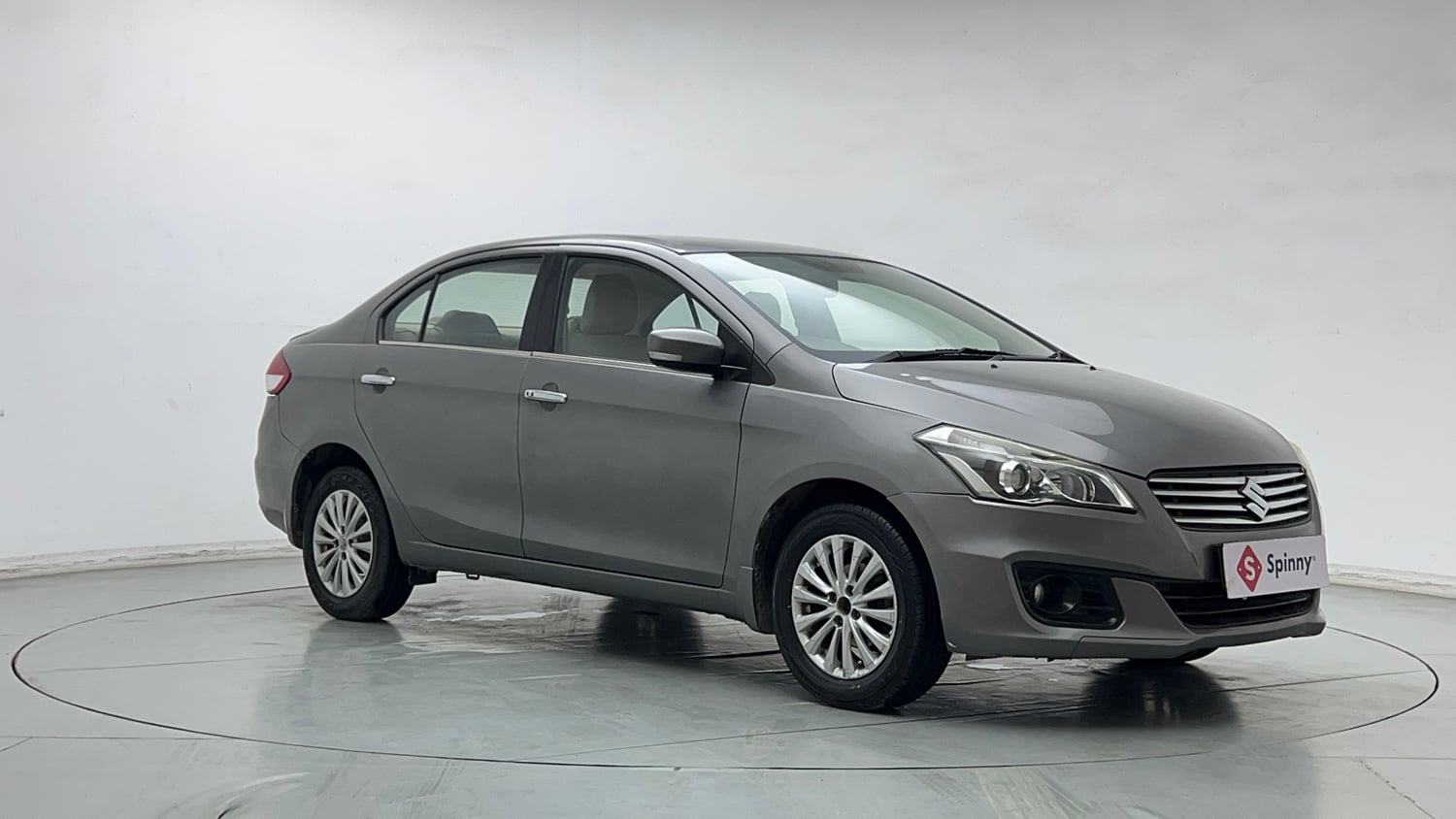 Used 2017 Maruti Suzuki Ciaz Zeta 1.4 MT Petrol Manual exterior RIGHT FRONT CORNER VIEW