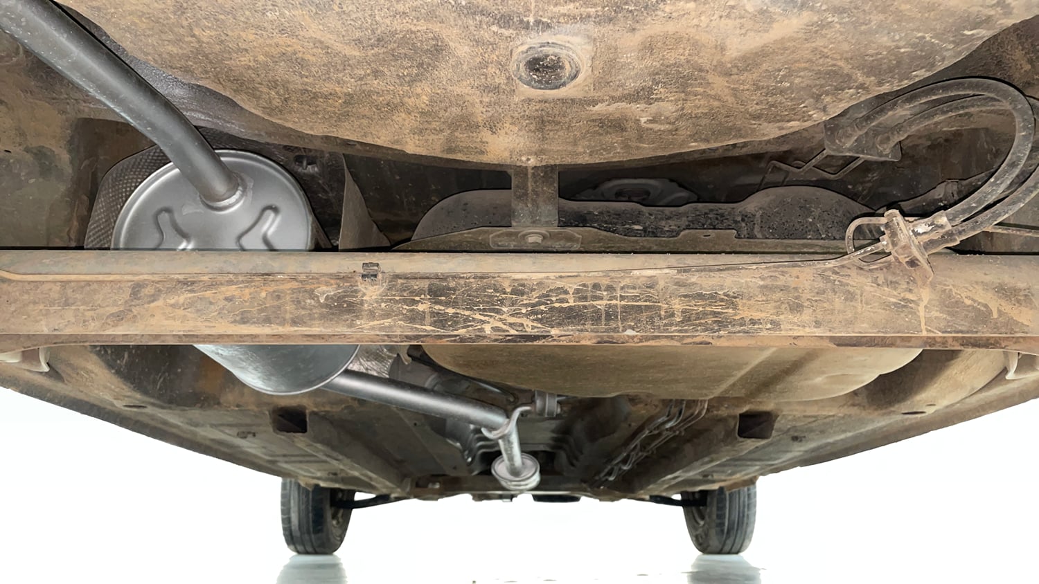 Used 2016 Renault Kwid 1.0 RXT Petrol Manual extra REAR UNDERBODY VIEW (TAKEN FROM REAR)