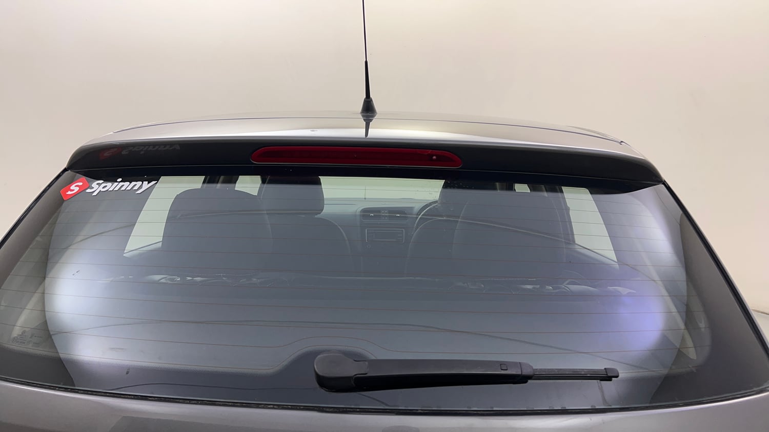 Used 2013 Volkswagen Polo Comfortline 1.2L (P) Petrol Manual top_features Rear wiper