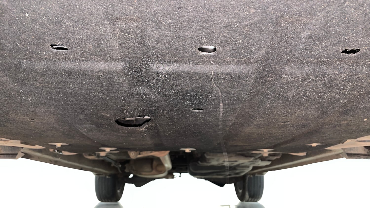 Used 2025 Mahindra XUV700 AX7 Petrol MT 7 STR Petrol Manual extra FRONT LEFT UNDERBODY VIEW
