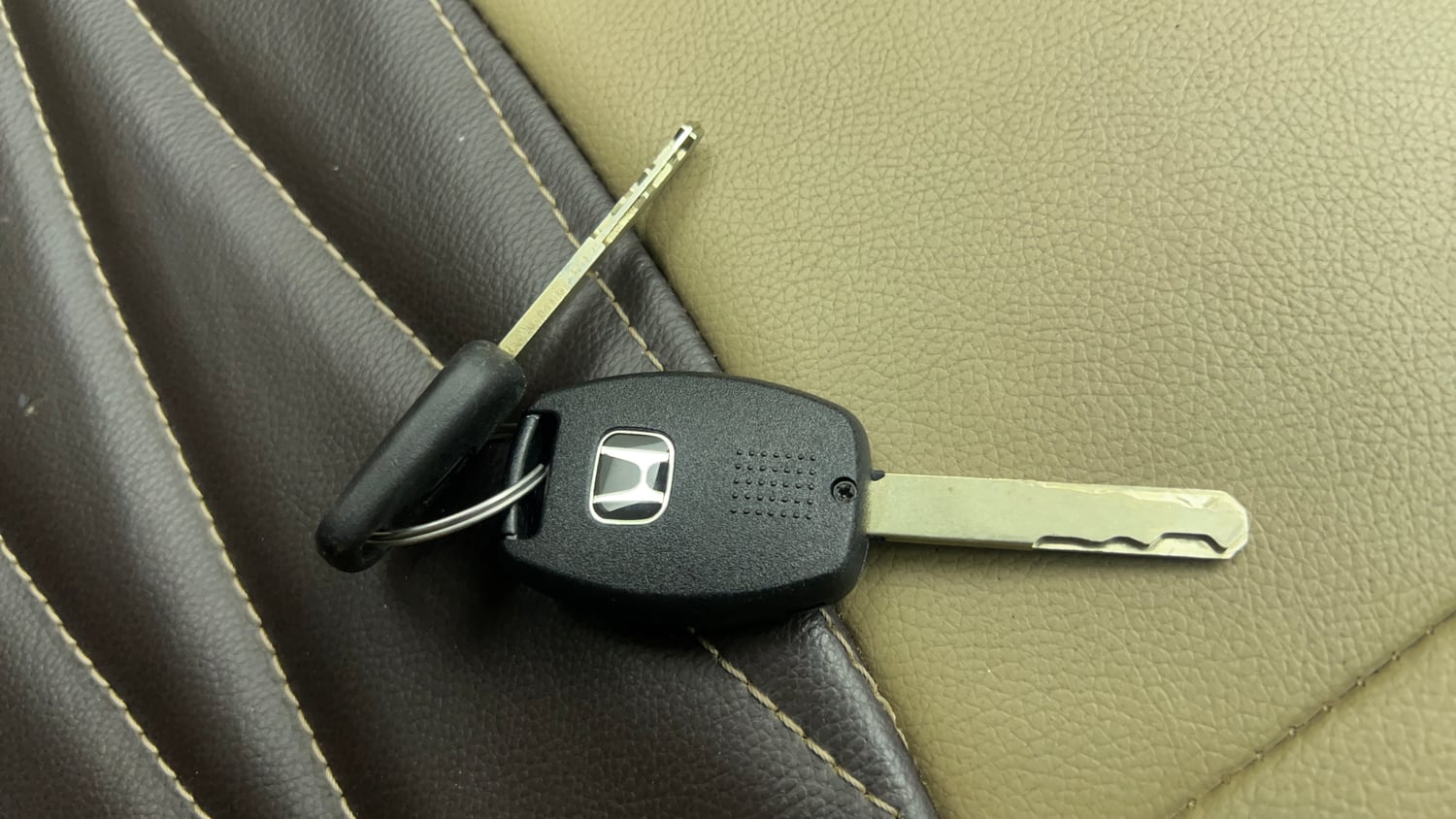 Used 2017 Honda Amaze 1.2 S i-VTEC Petrol Manual extra CAR KEY VIEW