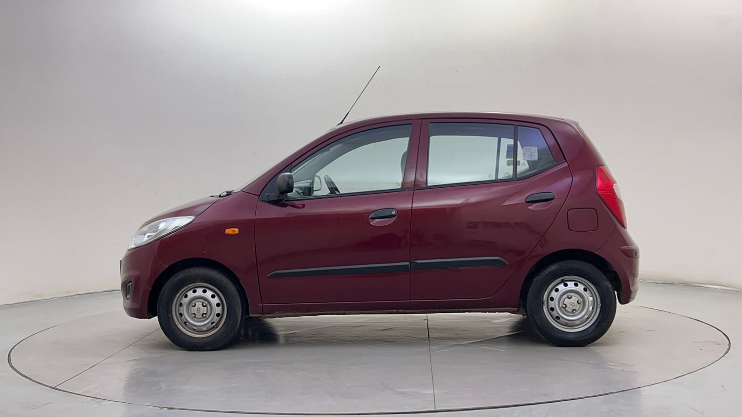 Used 2015 Hyundai i10 Magna 1.1 iRDE2 Petrol Manual exterior LEFT SIDE VIEW