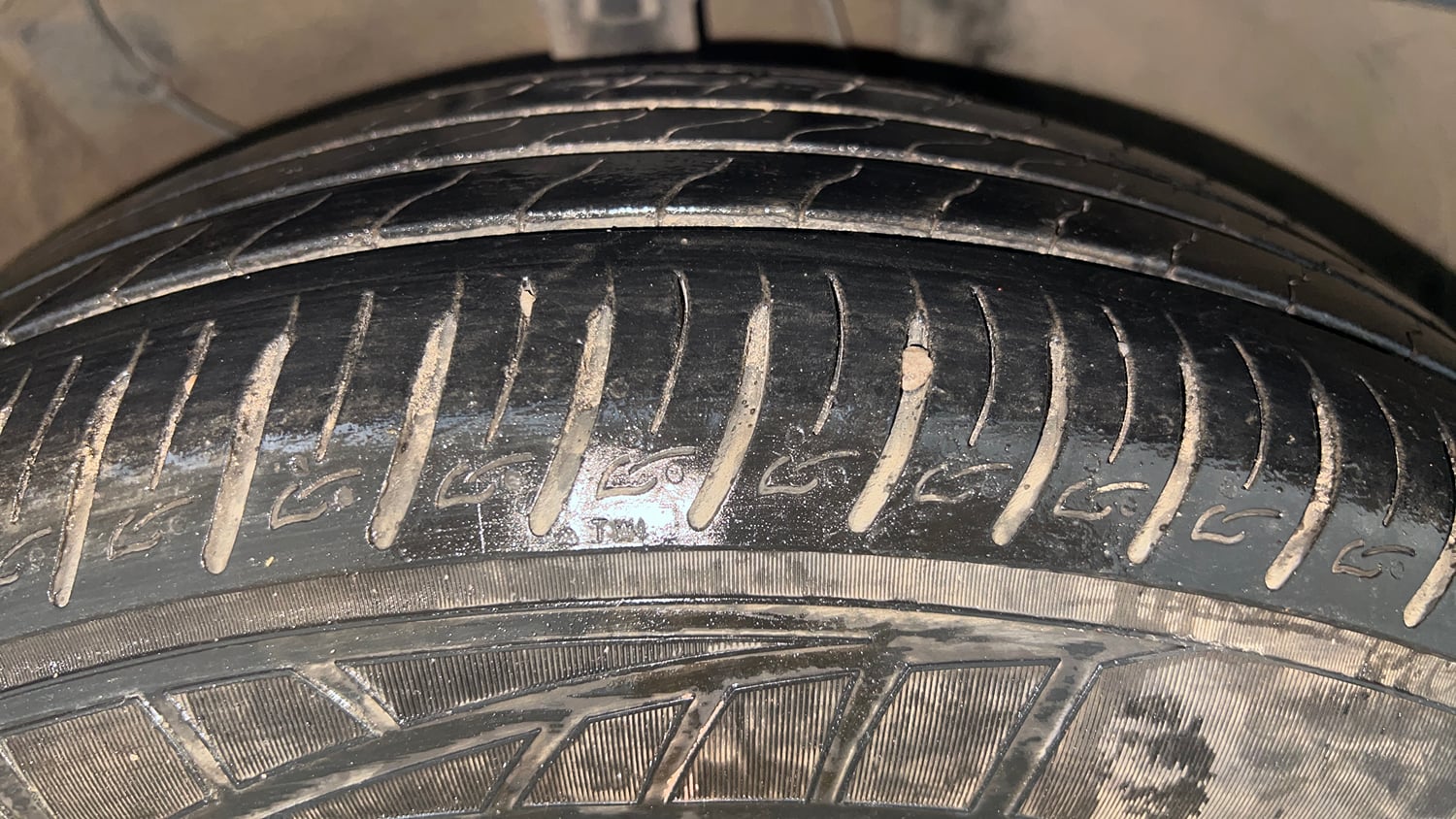 Used 2021 Kia Sonet GTX Plus 1.0 DCT Petrol Automatic tyres RIGHT FRONT TYRE TREAD VIEW