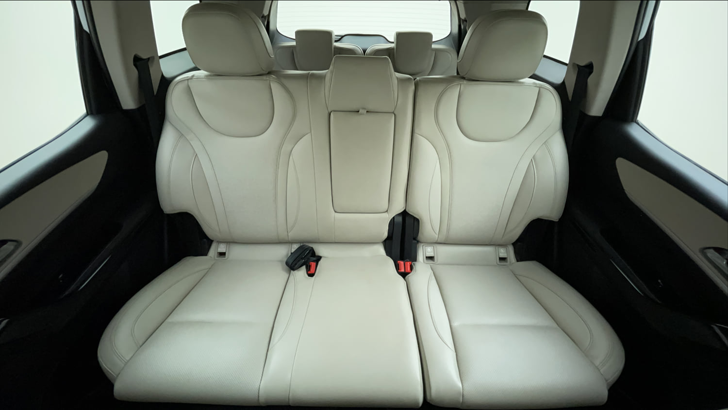 Used 2025 Mahindra XUV700 AX7 Petrol MT 7 STR Petrol Manual interior REAR SEAT CONDITION VIEW