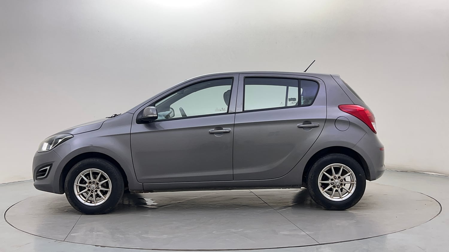 Used 2013 Hyundai i20 Magna (O) 1.2 Petrol Manual exterior LEFT SIDE VIEW