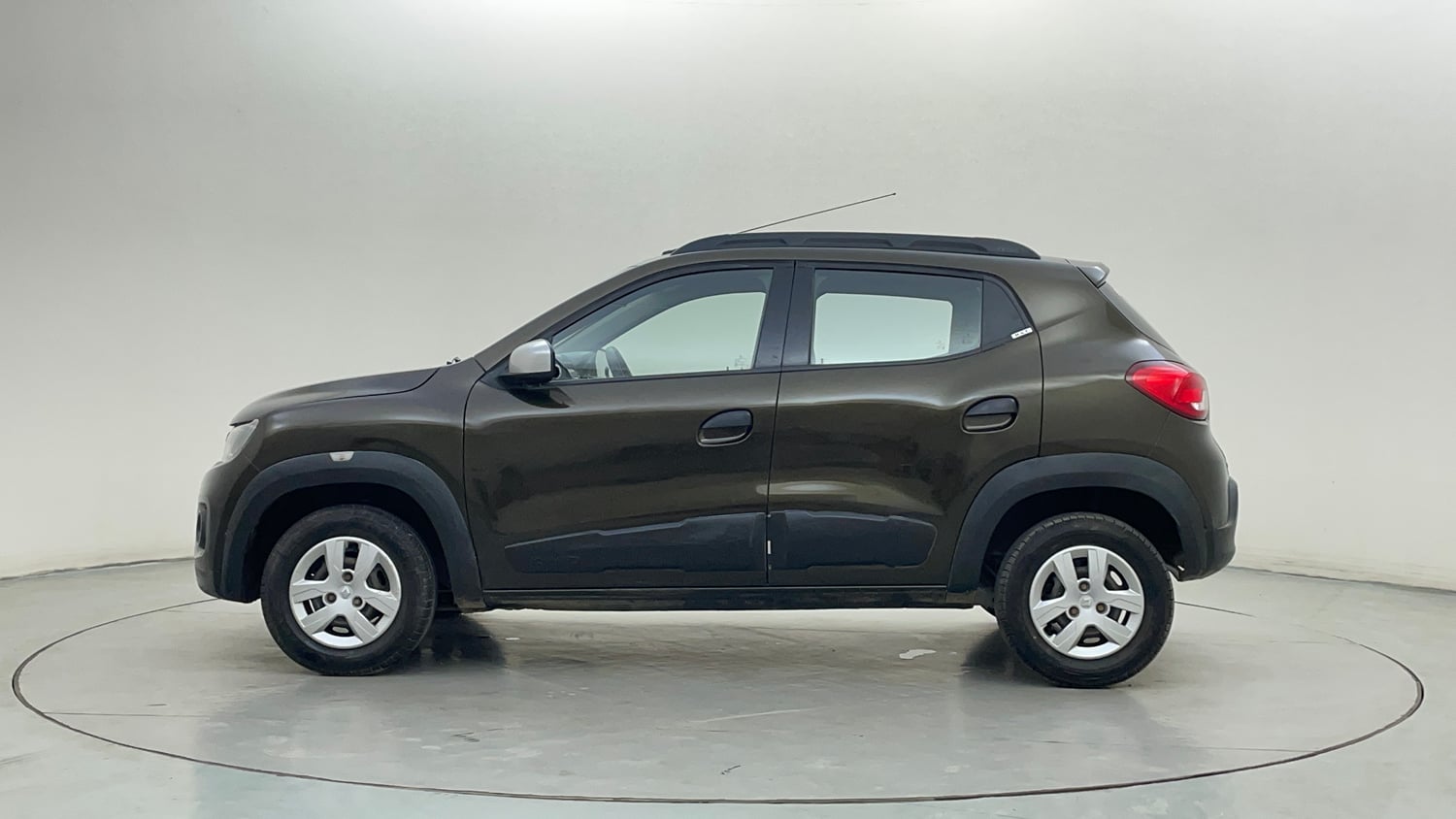 Used 2016 Renault Kwid 1.0 RXT Petrol Manual exterior LEFT SIDE VIEW
