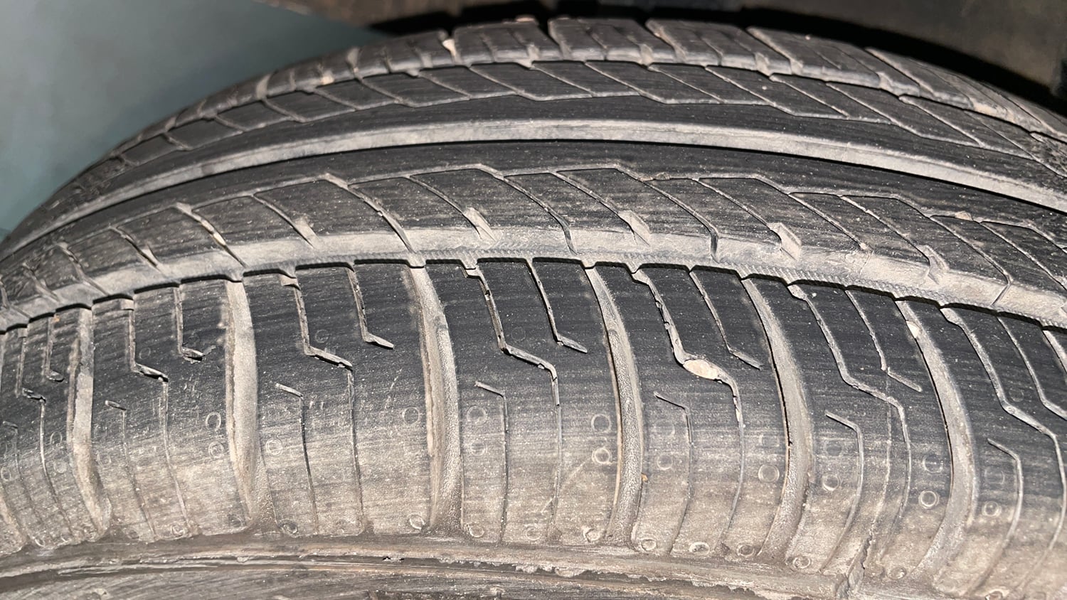 Used 2016 Renault Kwid 1.0 RXT Petrol Manual tyres RIGHT REAR TYRE TREAD VIEW