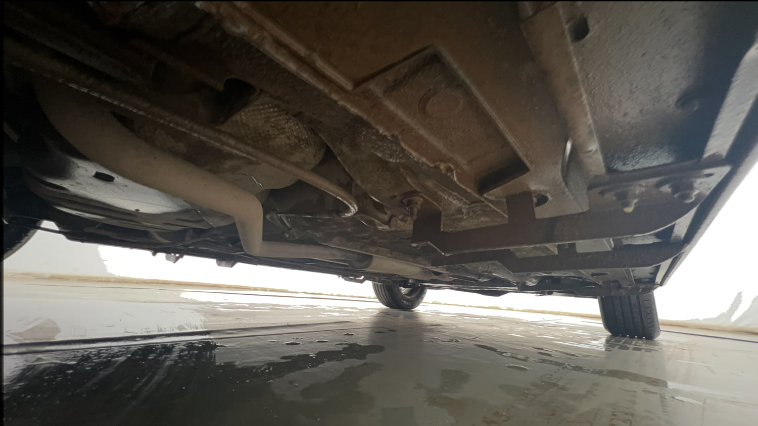 Used 2023 Kia Sonet HTX 1.0 DCT Petrol Automatic extra REAR RIGHT UNDERBODY VIEW