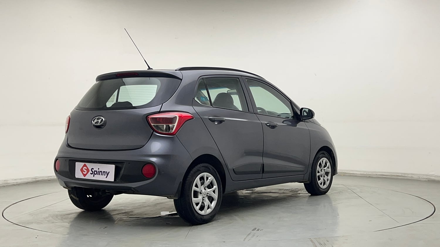Used 2018 Hyundai Grand i10 Sportz 1.2 Kappa VTVT CNG (Outside Fitted) Cng Manual exterior RIGHT REAR CORNER VIEW