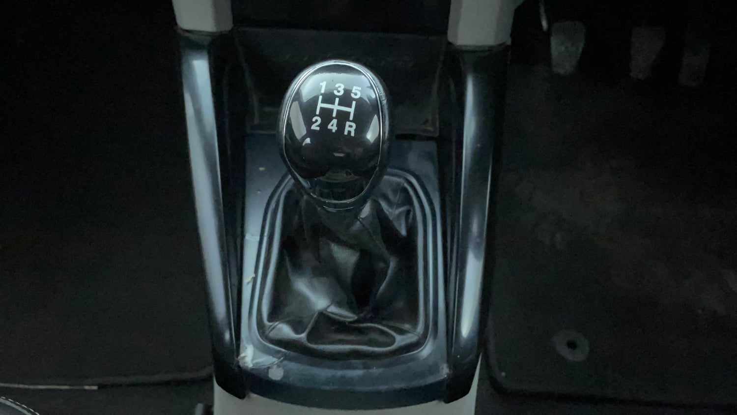 Used 2017 Ford EcoSport Titanium 1.5L TDCi Diesel Manual interior GEAR  KNOB VIEW