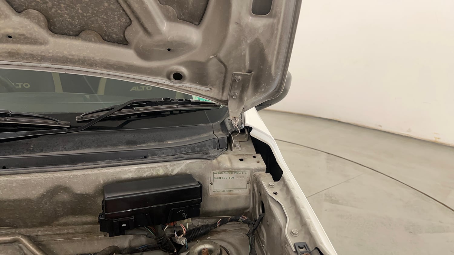 Used 2016 Maruti Suzuki Alto K10 VXi AMT Petrol Automatic engine ENGINE LEFT SIDE HINGE & APRON VIEW