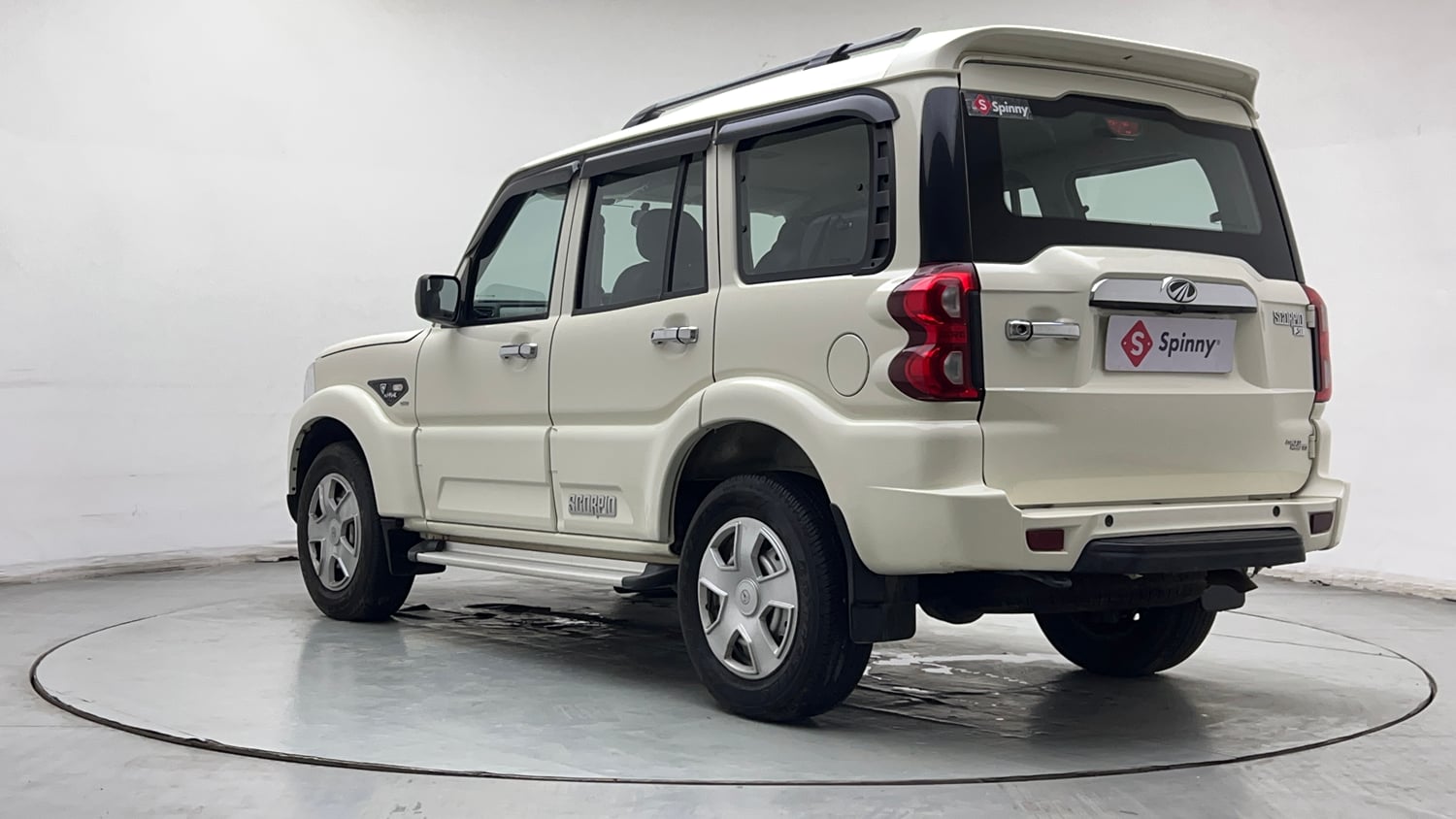 Used 2022 Mahindra Scorpio S5 Diesel Manual exterior LEFT REAR CORNER VIEW