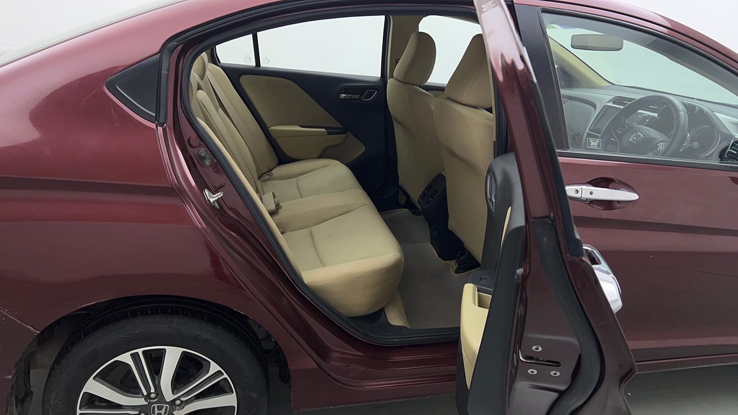 Used 2018 Honda City V CVT Petrol Petrol Automatic interior RIGHT SIDE REAR DOOR CABIN VIEW