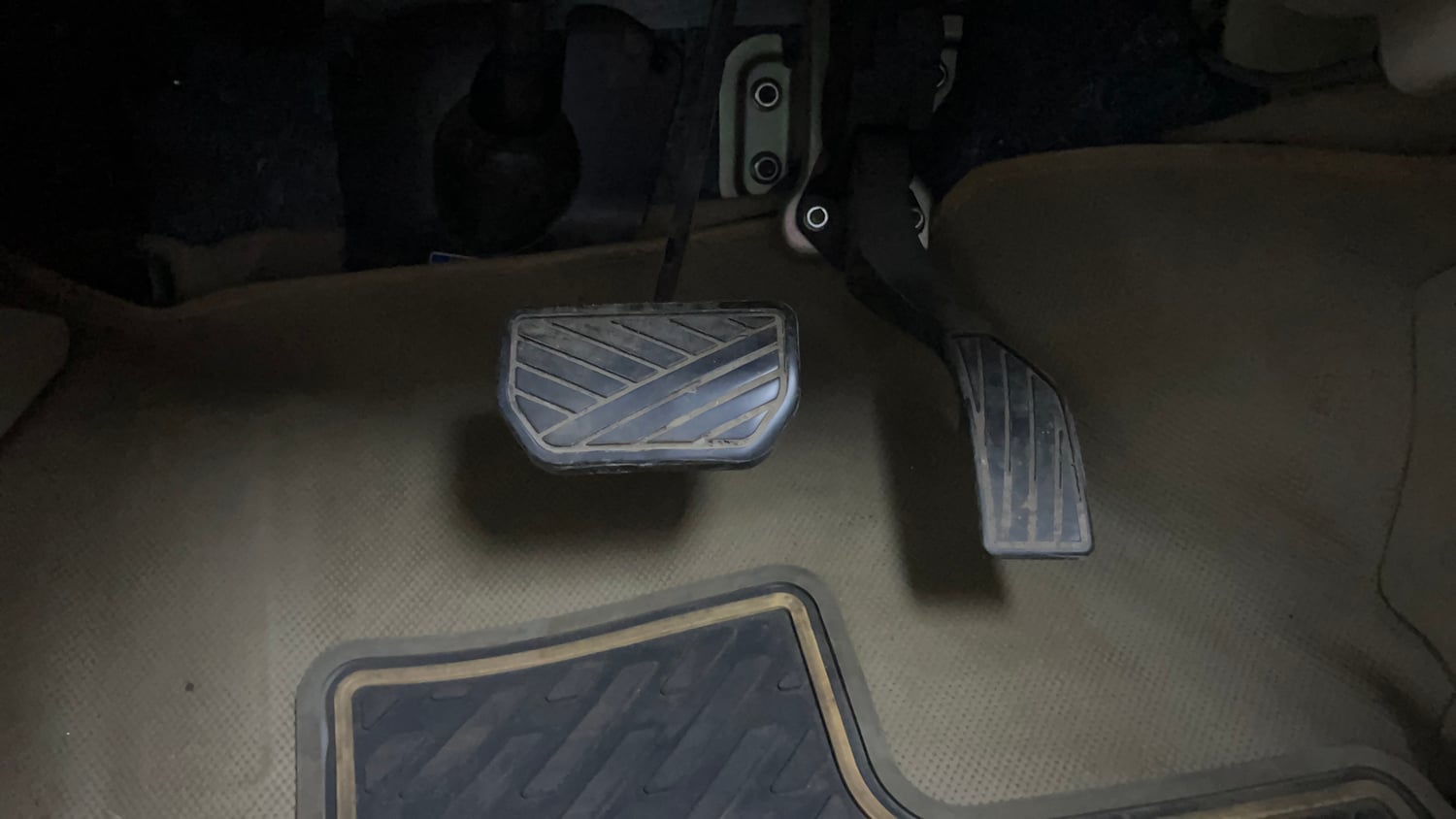 Used 2021 Maruti Suzuki Ciaz Zeta 1.5 AT Petrol Automatic interior PEDALS VIEW