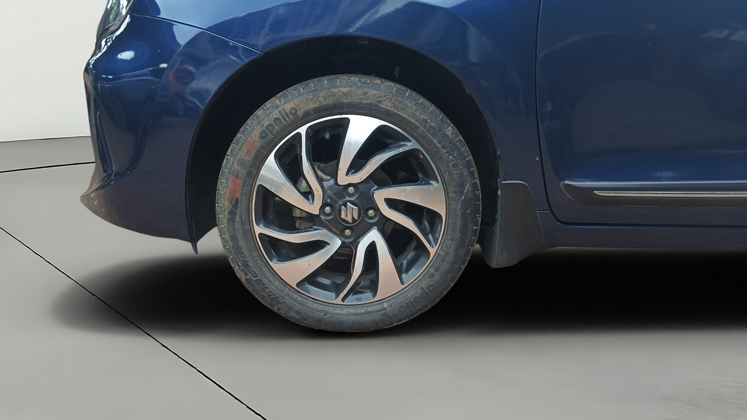 Used 2020 Maruti Suzuki Baleno Zeta Petrol Manual tyres LEFT FRONT TYRE RIM VIEW