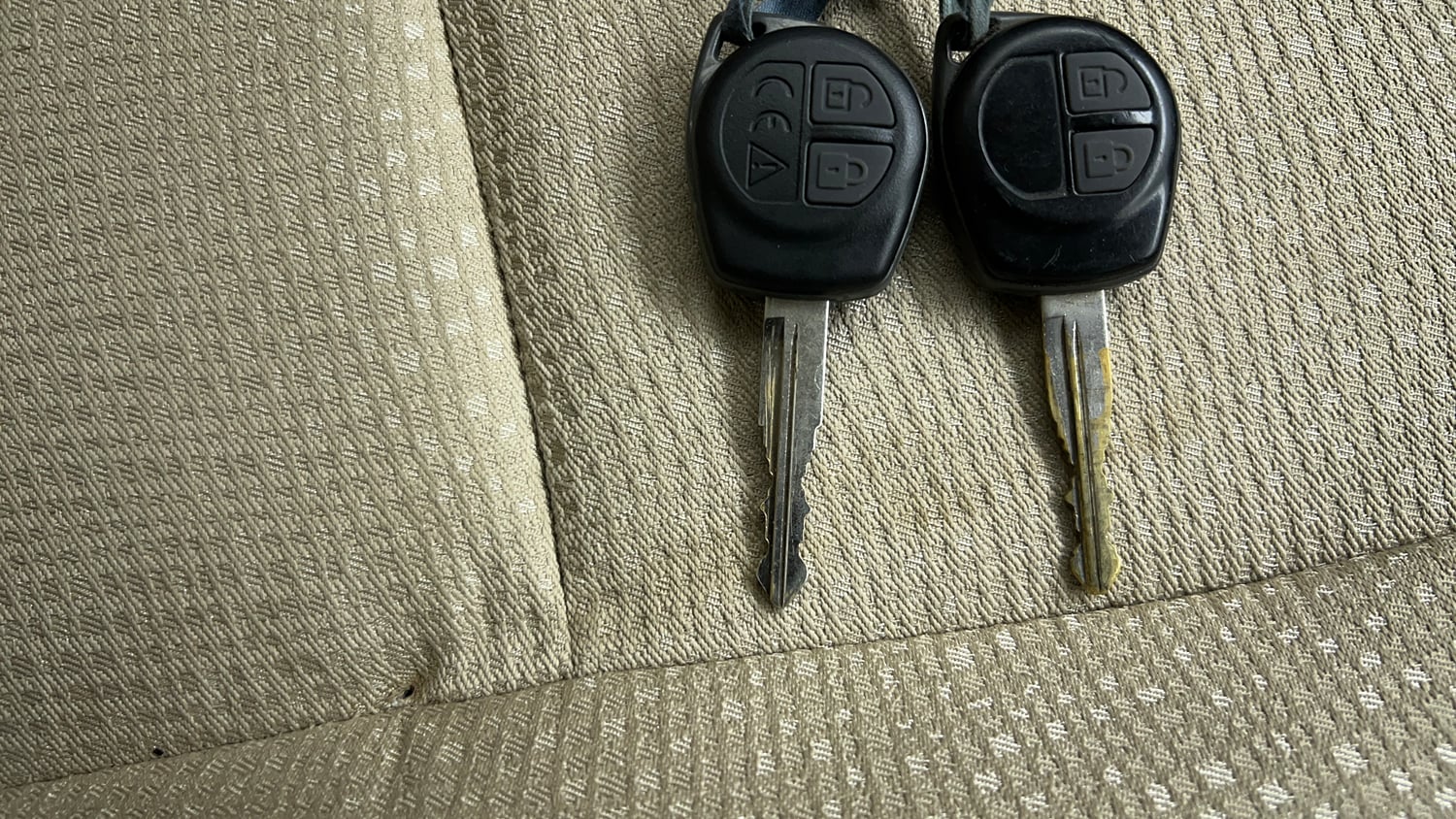 Used 2014 Maruti Suzuki Swift Dzire VXI Petrol Manual extra CAR KEY VIEW