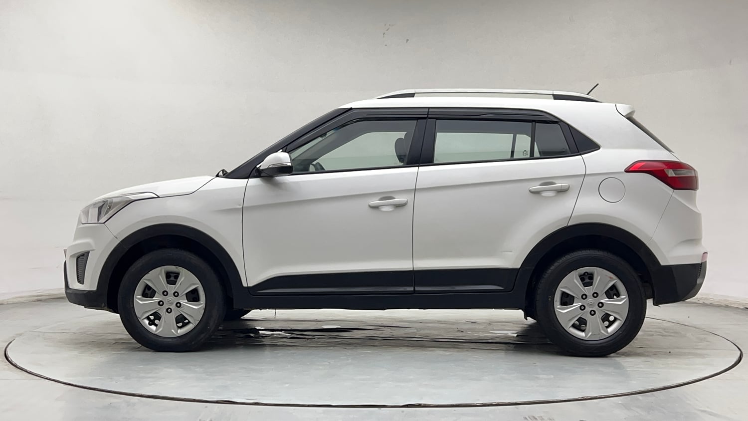 Used 2018 Hyundai Creta E Plus 1.6 Petrol Petrol Manual exterior LEFT SIDE VIEW
