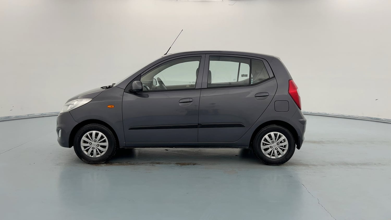 Used 2014 Hyundai i10 Sportz 1.1 iRDE2 Petrol Manual exterior LEFT SIDE VIEW