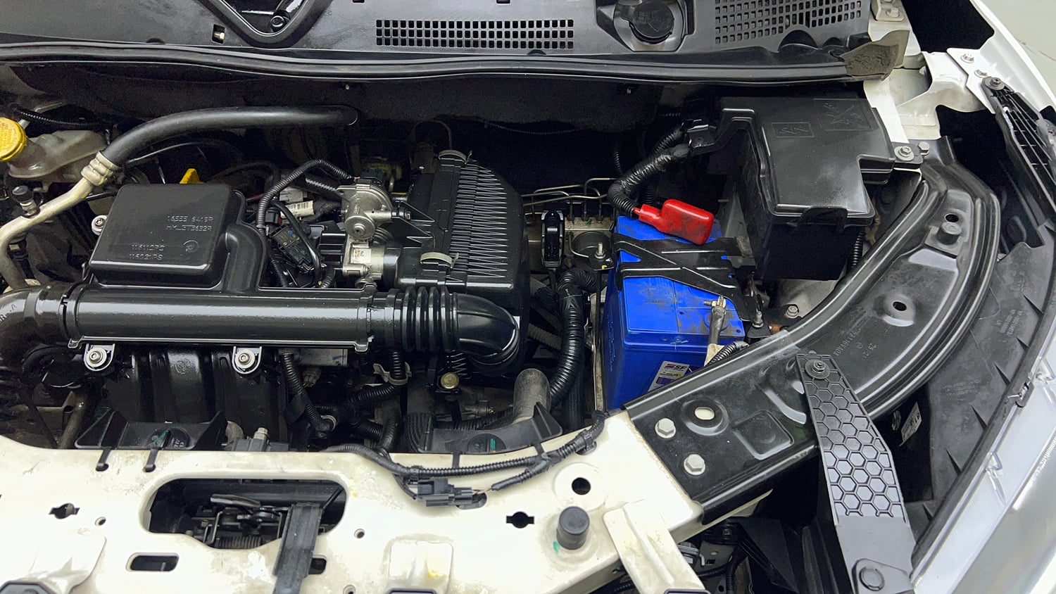 Used 2021 Nissan Magnite XL Petrol Manual engine ENGINE LEFT SIDE VIEW