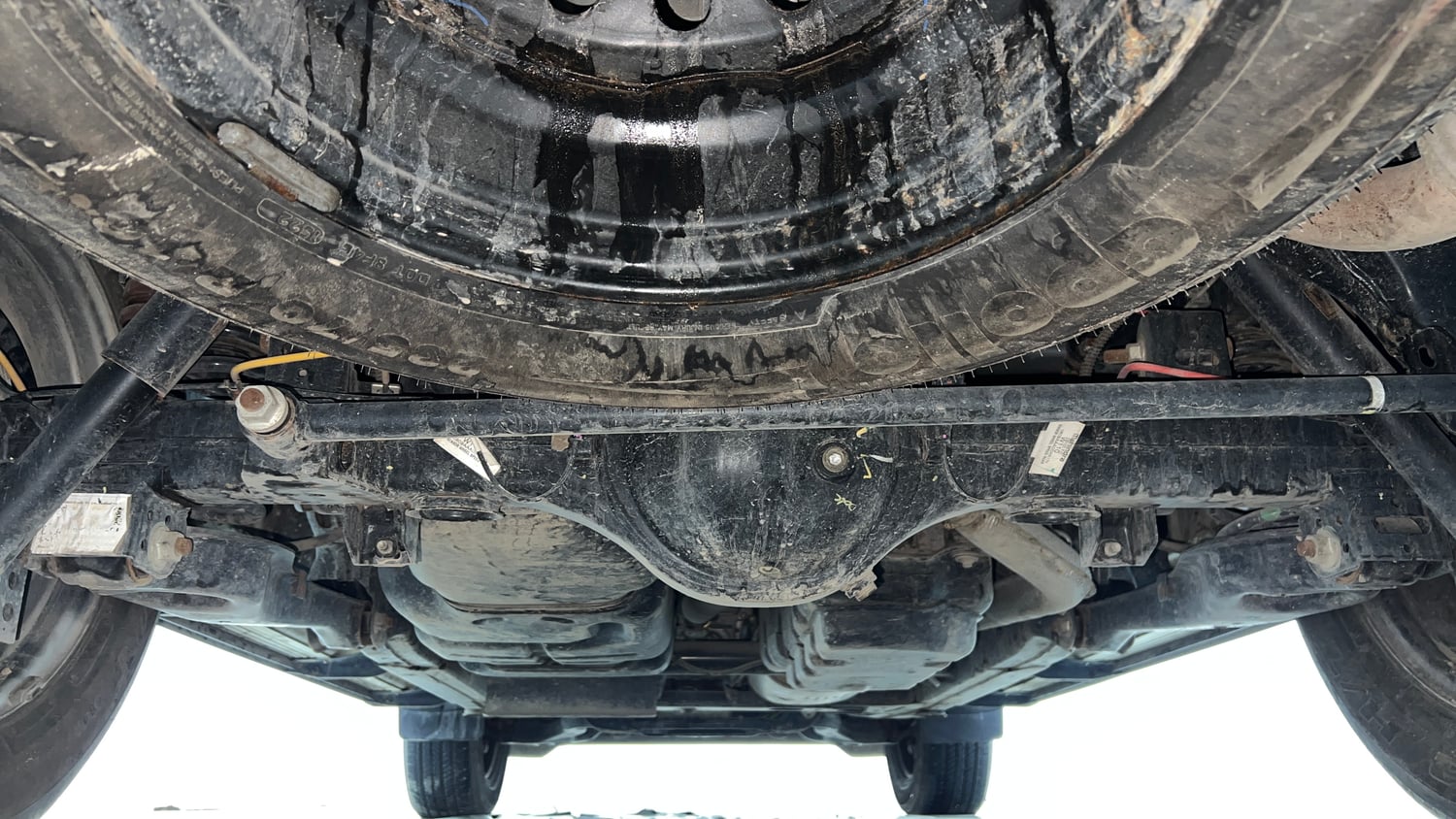 Used 2022 Mahindra Scorpio S5 Diesel Manual extra REAR UNDERBODY VIEW (TAKEN FROM REAR)