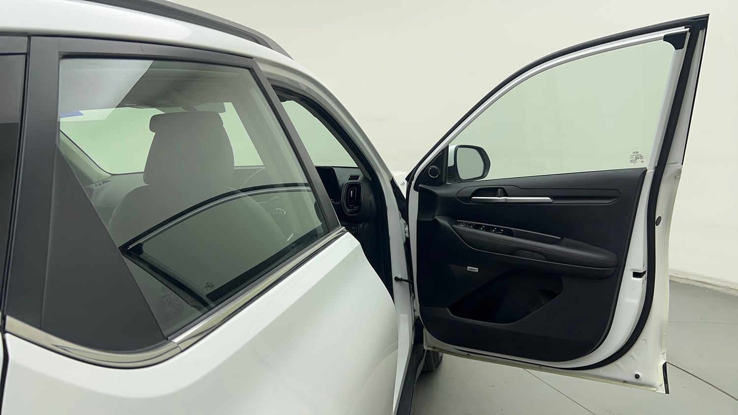 Used 2021 Kia Sonet GTX Plus 1.0 DCT Petrol Automatic interior RIGHT FRONT DOOR OPEN VIEW