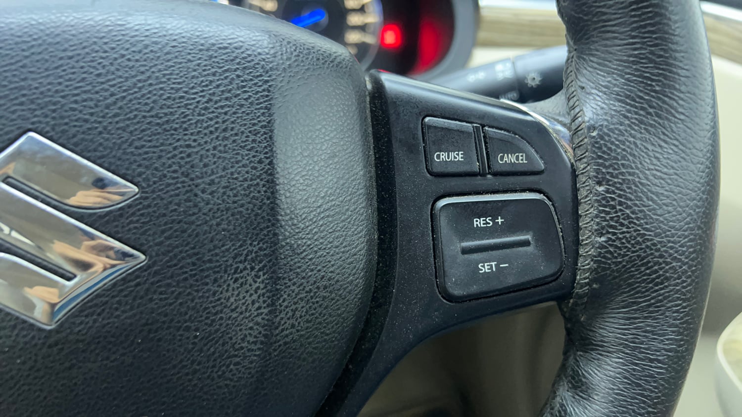 Used 2021 Maruti Suzuki Ciaz Zeta 1.5 AT Petrol Automatic top_features Cruise control