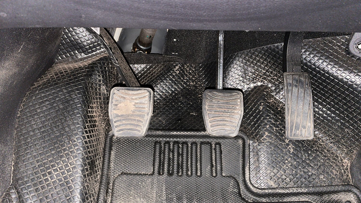 Used 2025 Mahindra XUV700 AX7 Petrol MT 7 STR Petrol Manual interior PEDALS VIEW