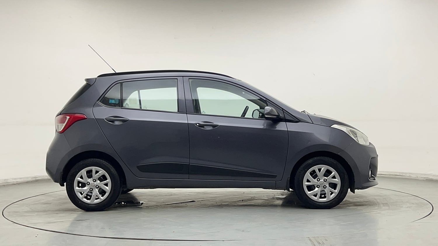 Used 2018 Hyundai Grand i10 Sportz 1.2 Kappa VTVT CNG (Outside Fitted) Cng Manual exterior RIGHT SIDE VIEW