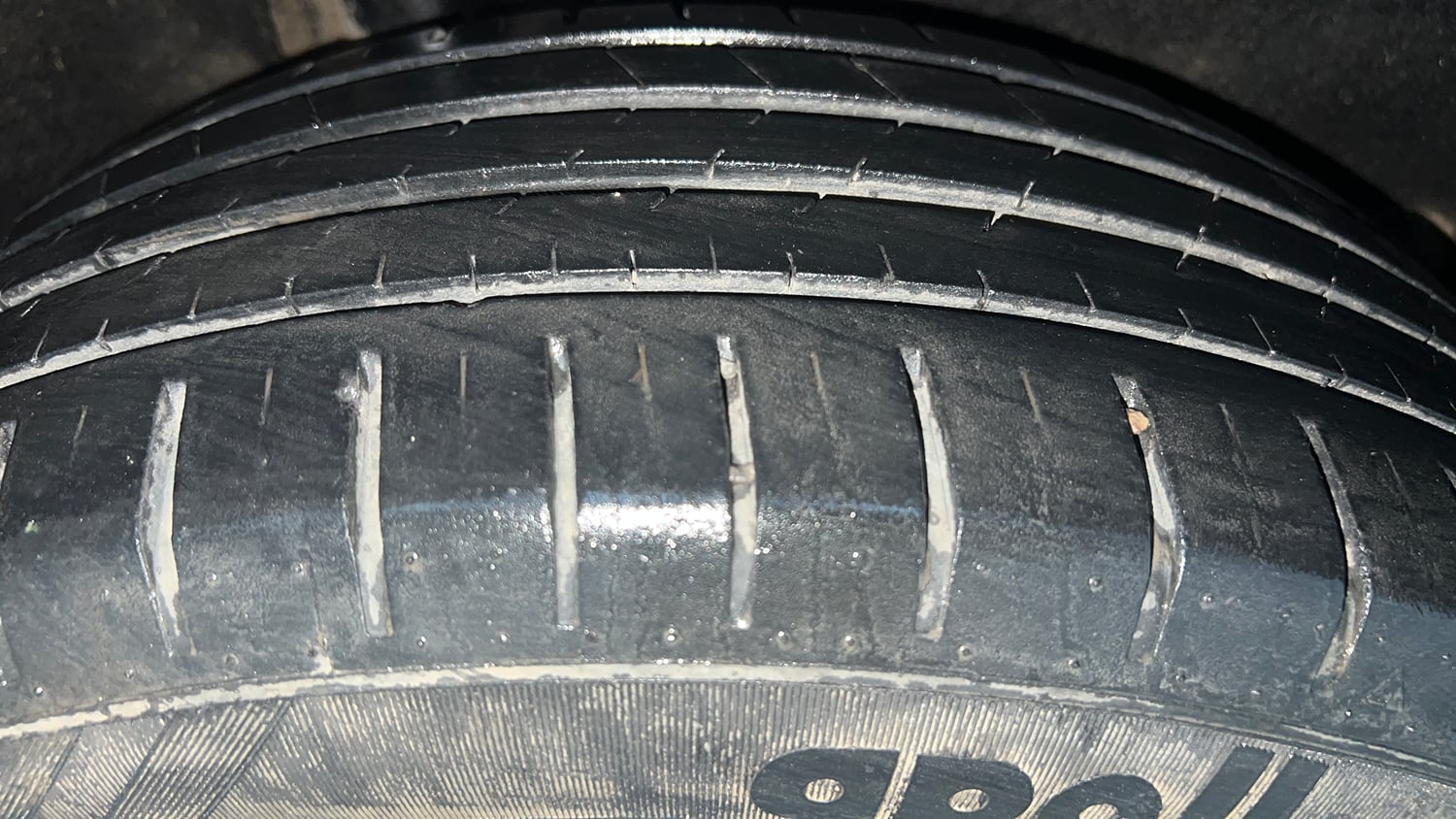 Used 2021 Maruti Suzuki Baleno Zeta Petrol Manual tyres RIGHT REAR TYRE TREAD VIEW