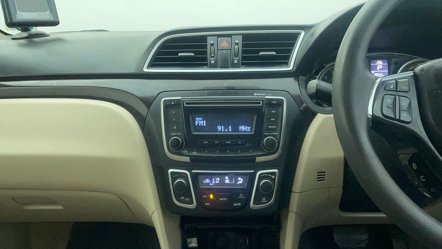Used 2018 Maruti Suzuki Ciaz Delta 1.4 AT Petrol Automatic interior MUSIC SYSTEM & AC CONTROL VIEW
