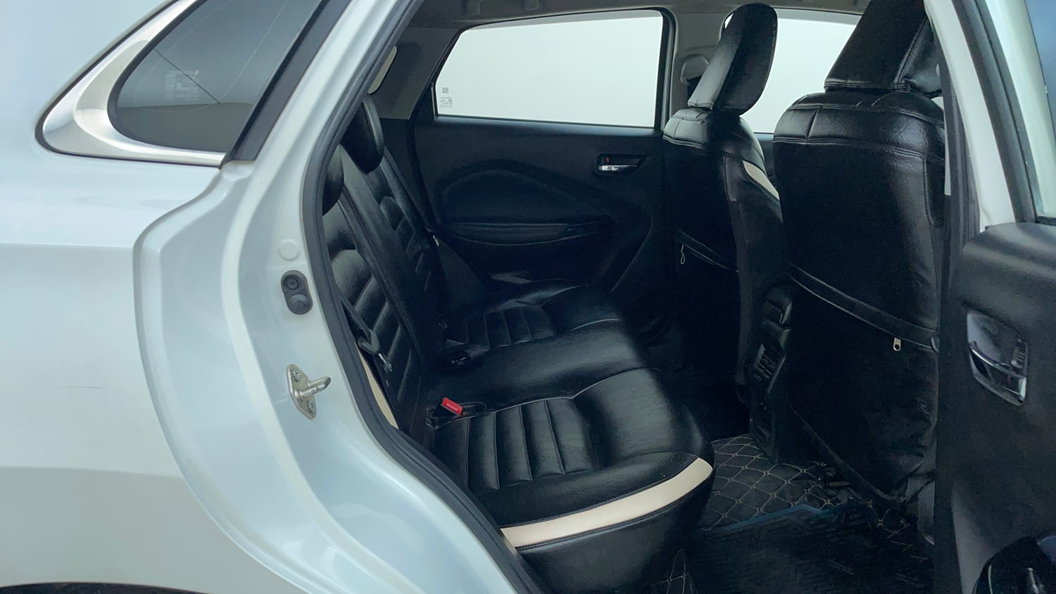 Used 2022 Maruti Suzuki Baleno Zeta MT Petrol Manual interior RIGHT SIDE REAR DOOR CABIN VIEW