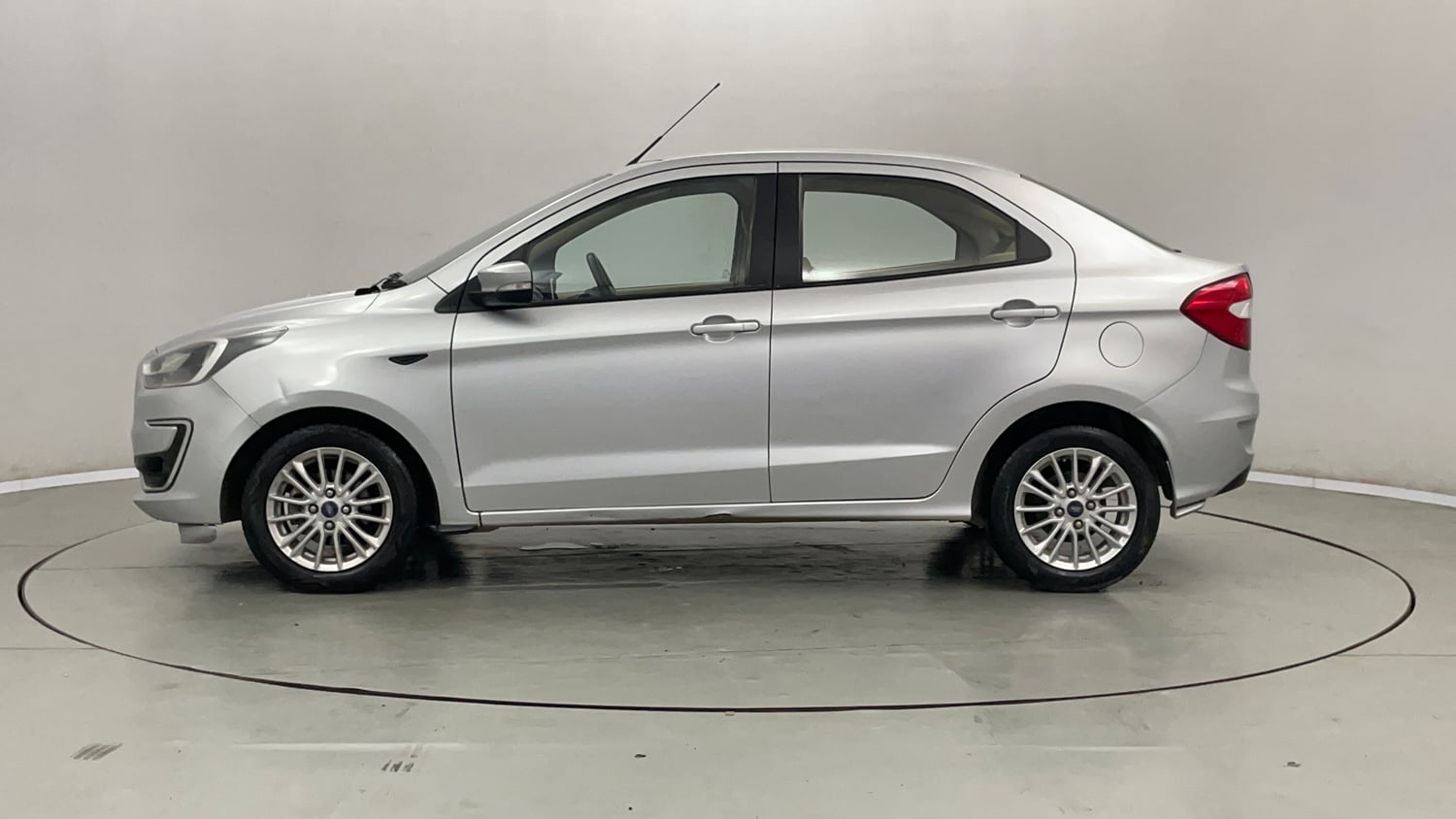 Used 2019 Ford Figo Aspire Titanium 1.2 Ti-VCT Petrol Manual exterior LEFT SIDE VIEW