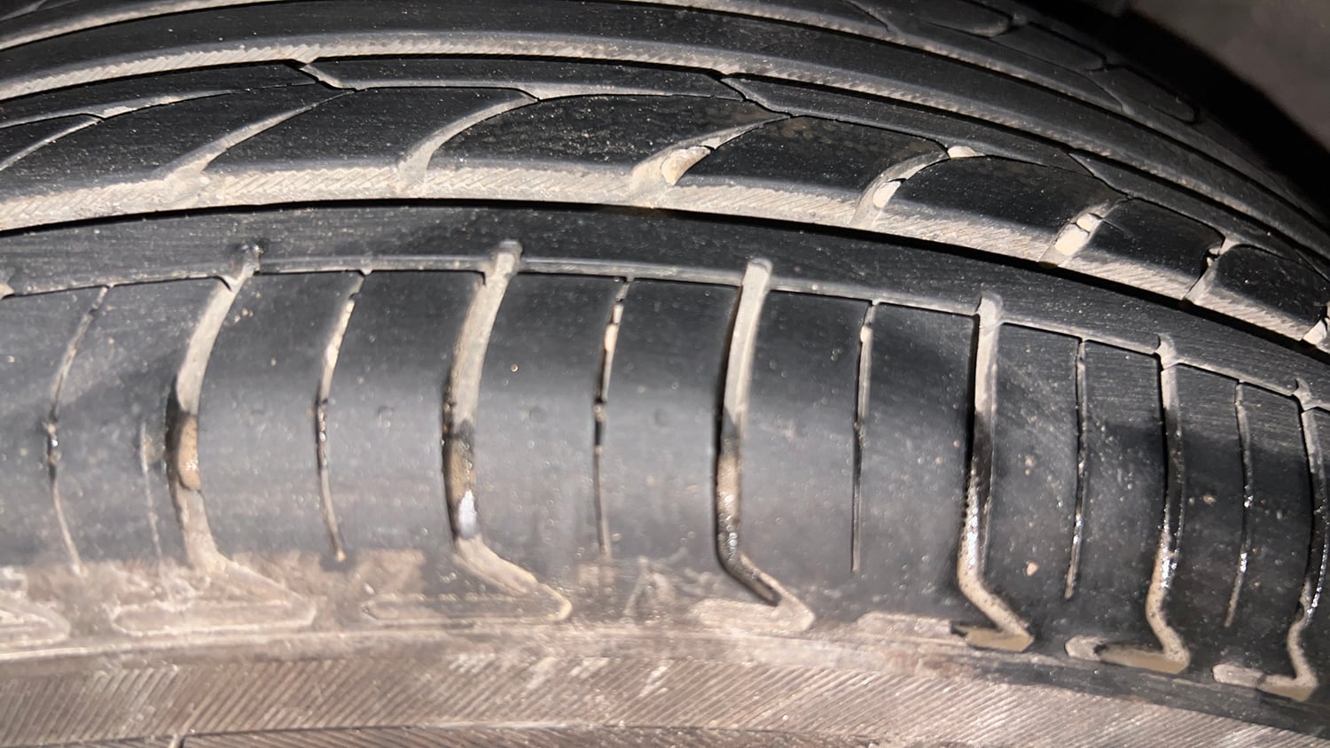 Used 2014 Honda Mobilio S Petrol Petrol Manual tyres LEFT REAR TYRE TREAD VIEW
