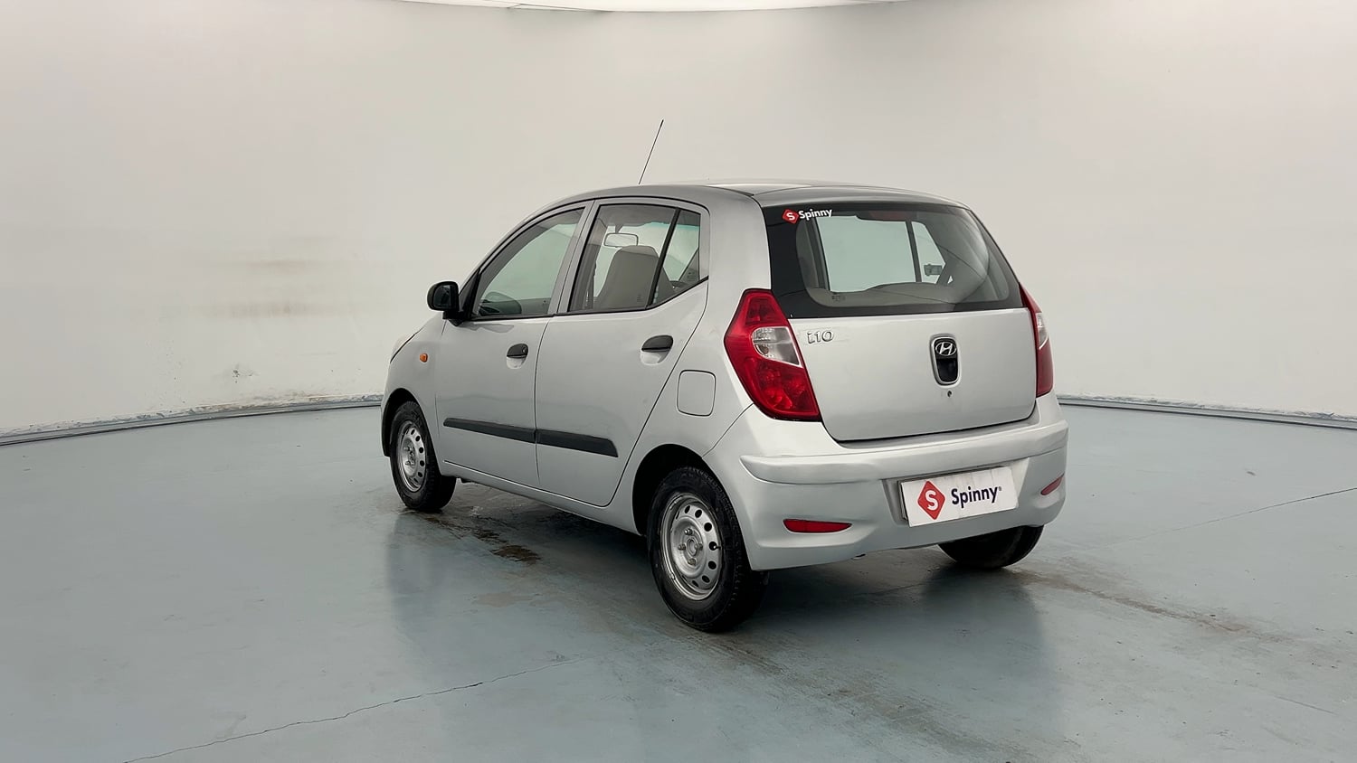 Used 2014 Hyundai i10 Magna 1.1 iRDE2 Petrol Manual exterior LEFT REAR CORNER VIEW