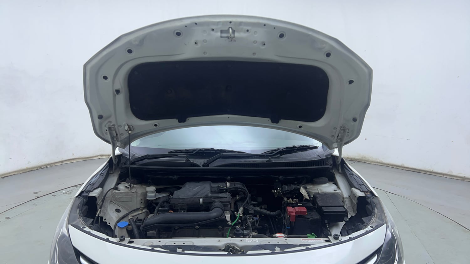 Used 2022 Maruti Suzuki Baleno Delta Petrol Manual engine ENGINE & BONNET OPEN FRONT VIEW